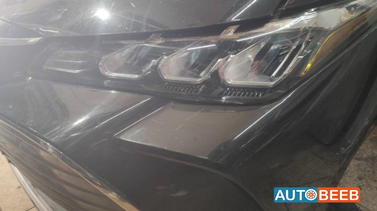 ضوء امامي شمال تويوتا افالون 2020 2021 2022 2023