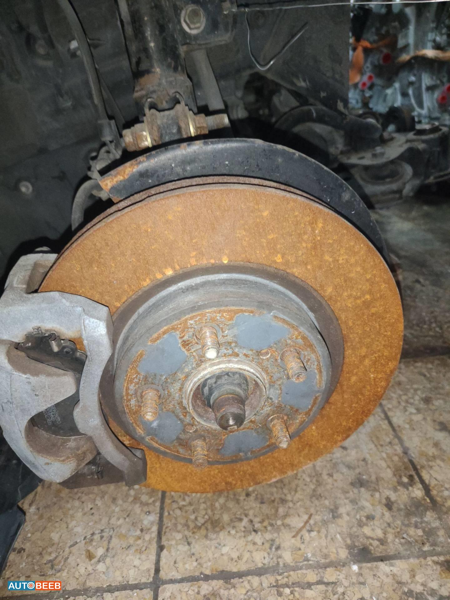 هب عجل امامي تويوتا افالون 2020 2021 2022 2023