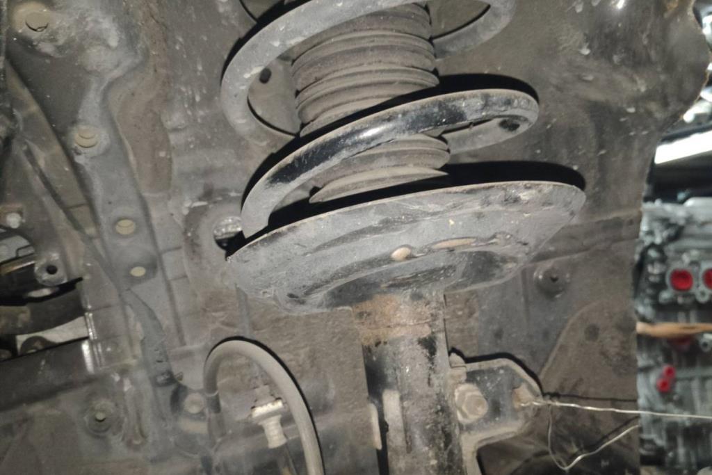  Shock Absorber Toyota Avalon