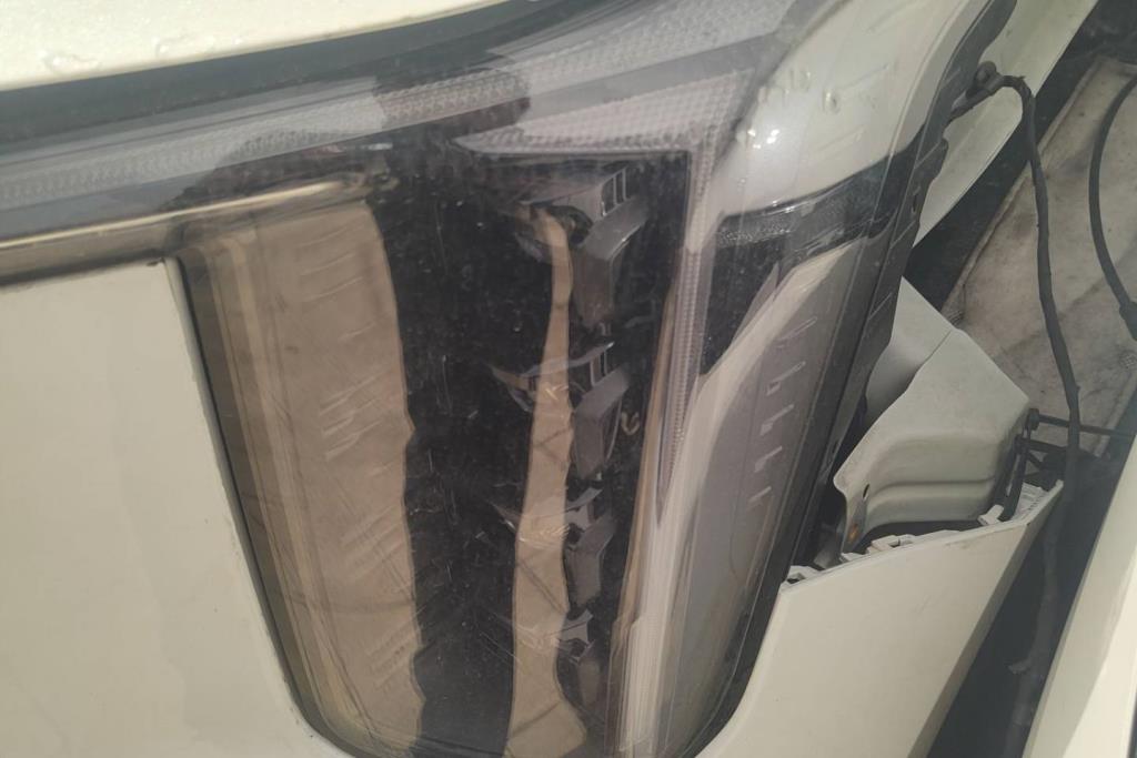 ضوء امامي شمال كيا سورينتو 2024 2025