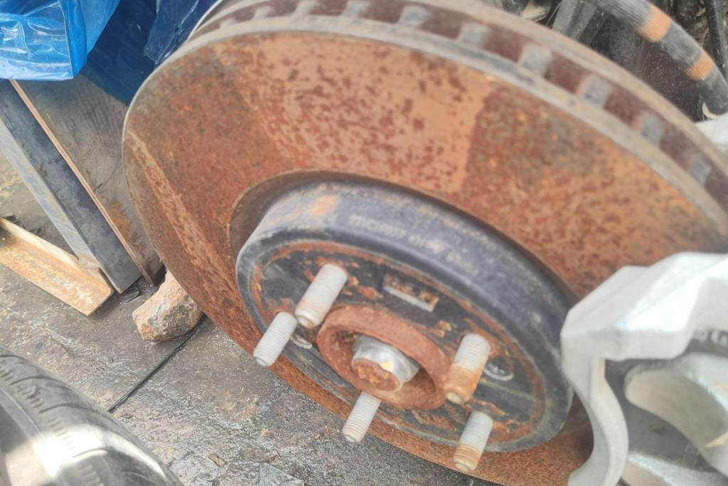 هب عجل امامي هيونداي ايونيك 5 2022 2023