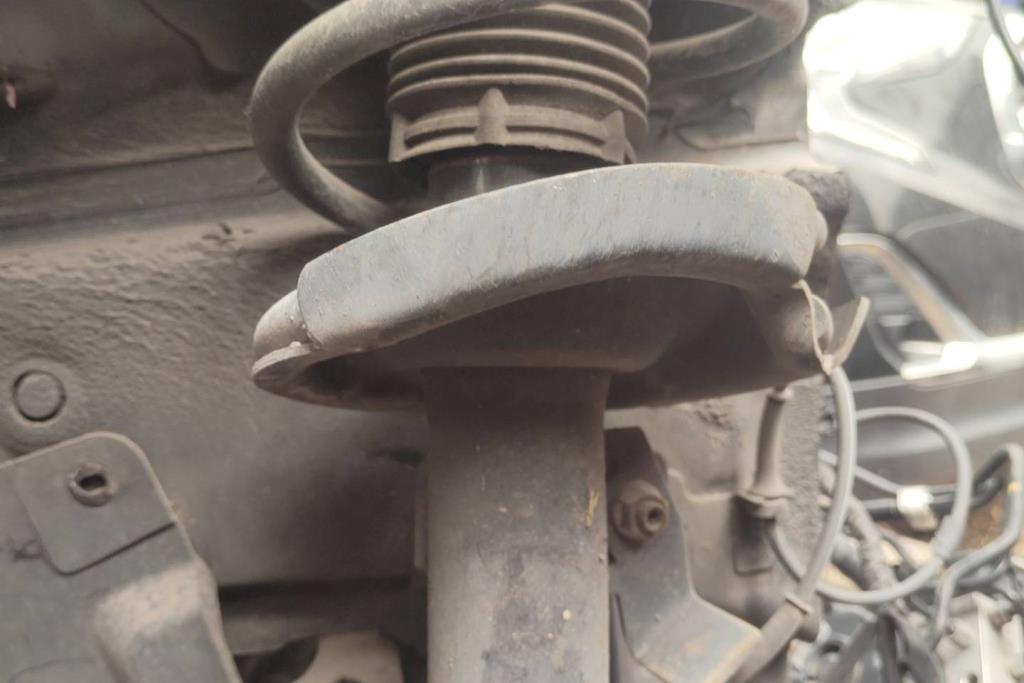  Shock Absorber Mazda 3