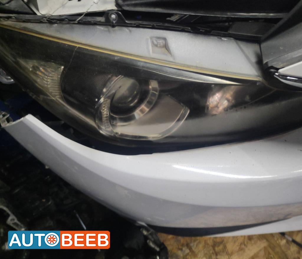 ضوء امامي يمين مازدا 3 2015 2016 2017 2018