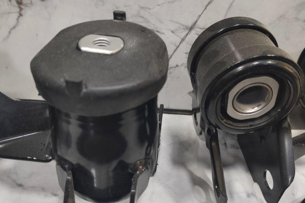 قاعده محرك علوية فورد فيوجن 2010 2011 2012