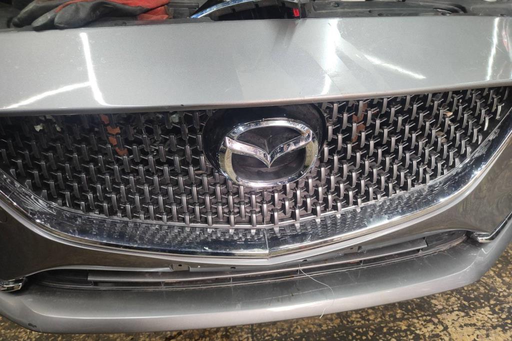 Body  Grilles Mazda 6