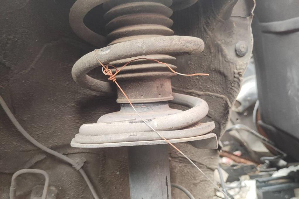  Shock Absorber Mazda CX7