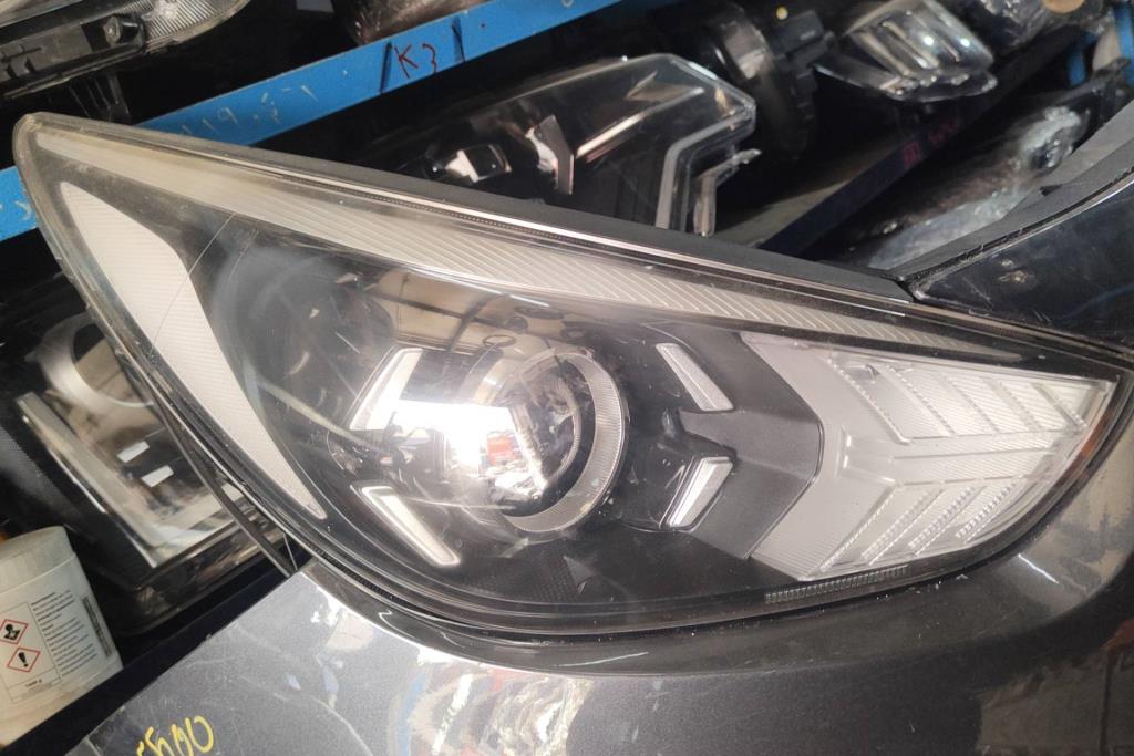 ضوء امامي يمين كيا نيرو 2019 2020