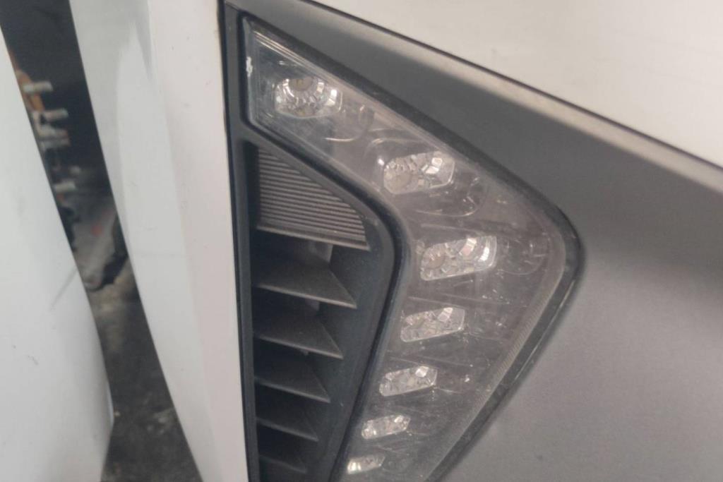 كشاف امامي يمين هيونداي ايونيك 2016 2017 2018