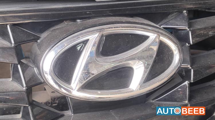 Body  Emblems Hyundai Sonata