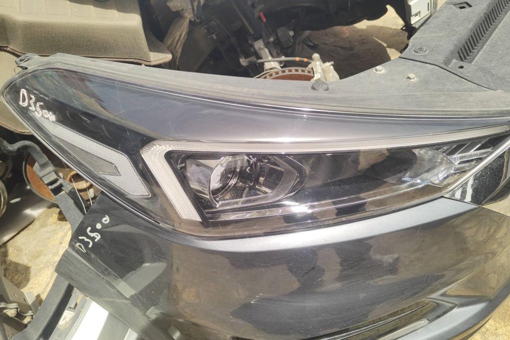 ضوء امامي يمين هيونداي توسان 2019 2020