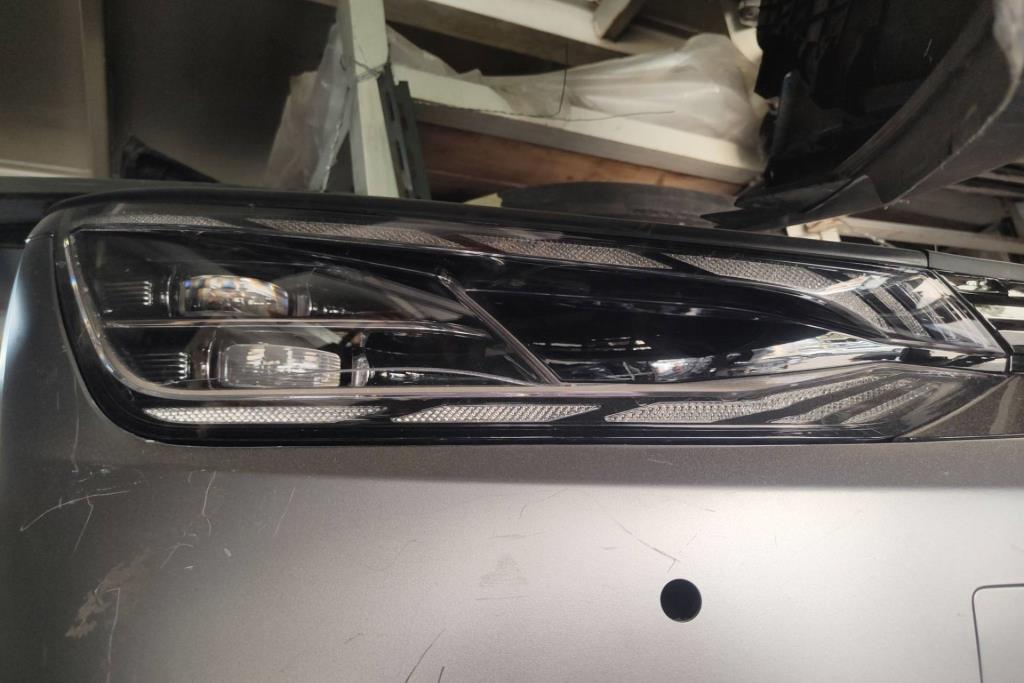 ضوء امامي يمين كيا ev6 2022 2023