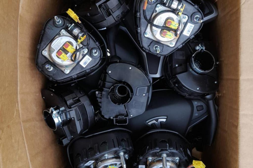 ايرباغ ستيرنج تيسلا 3 2018 2019 2020