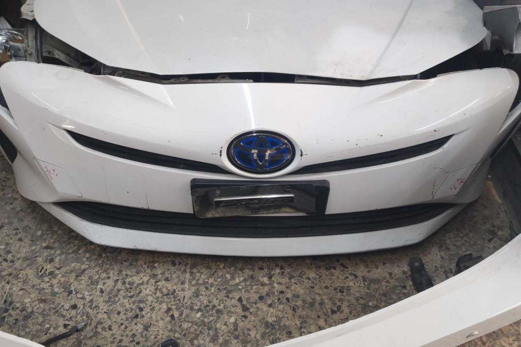 Body  Bumper Toyota Prius