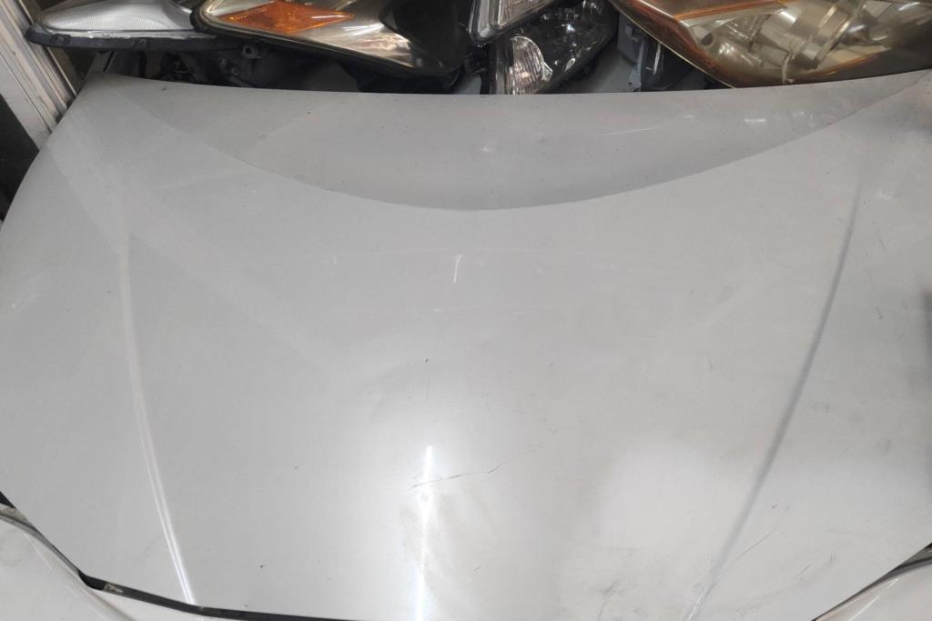 Body  Hood Toyota Prius