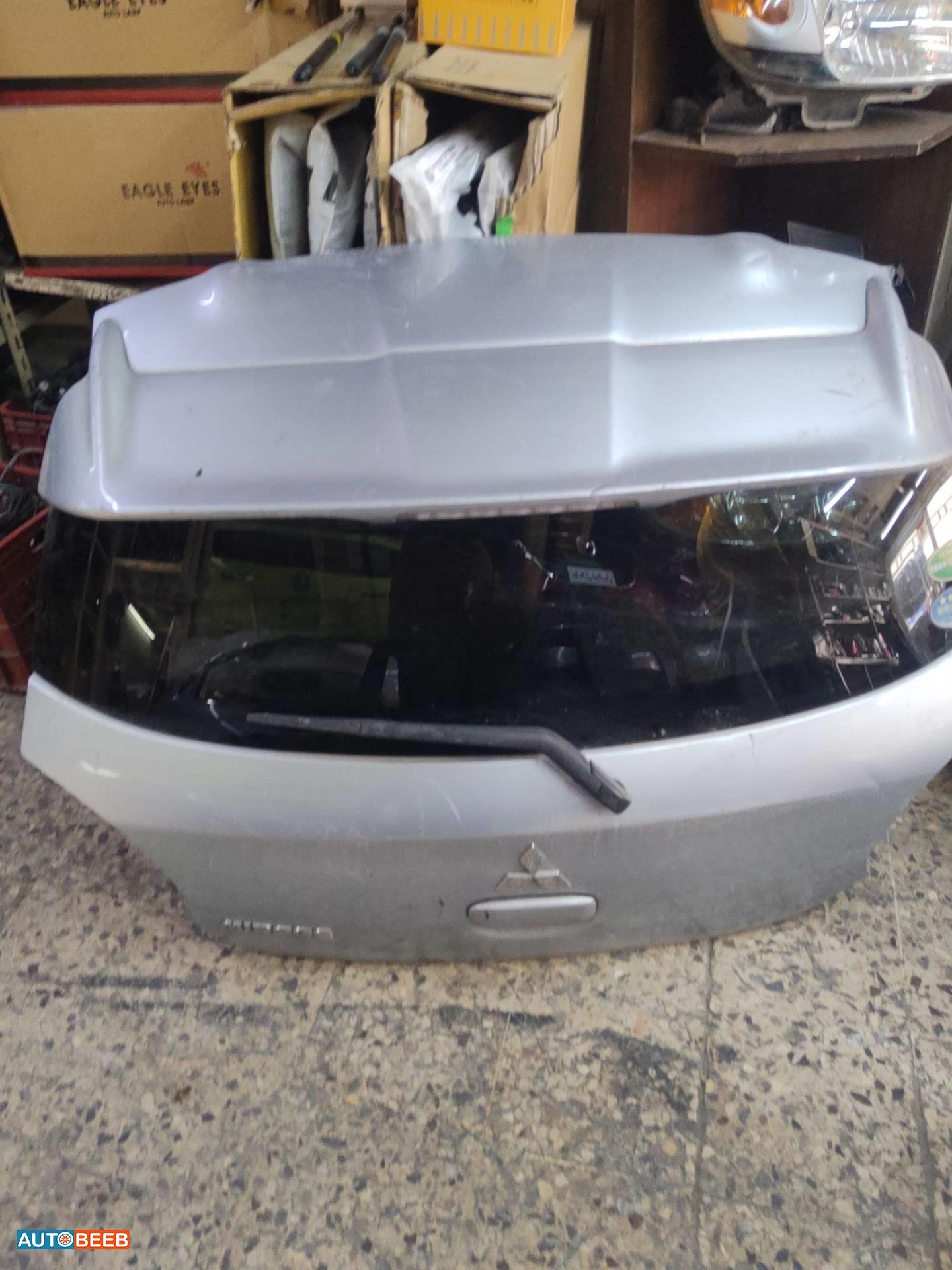 Body  Trunk Mitsubishi Mirage