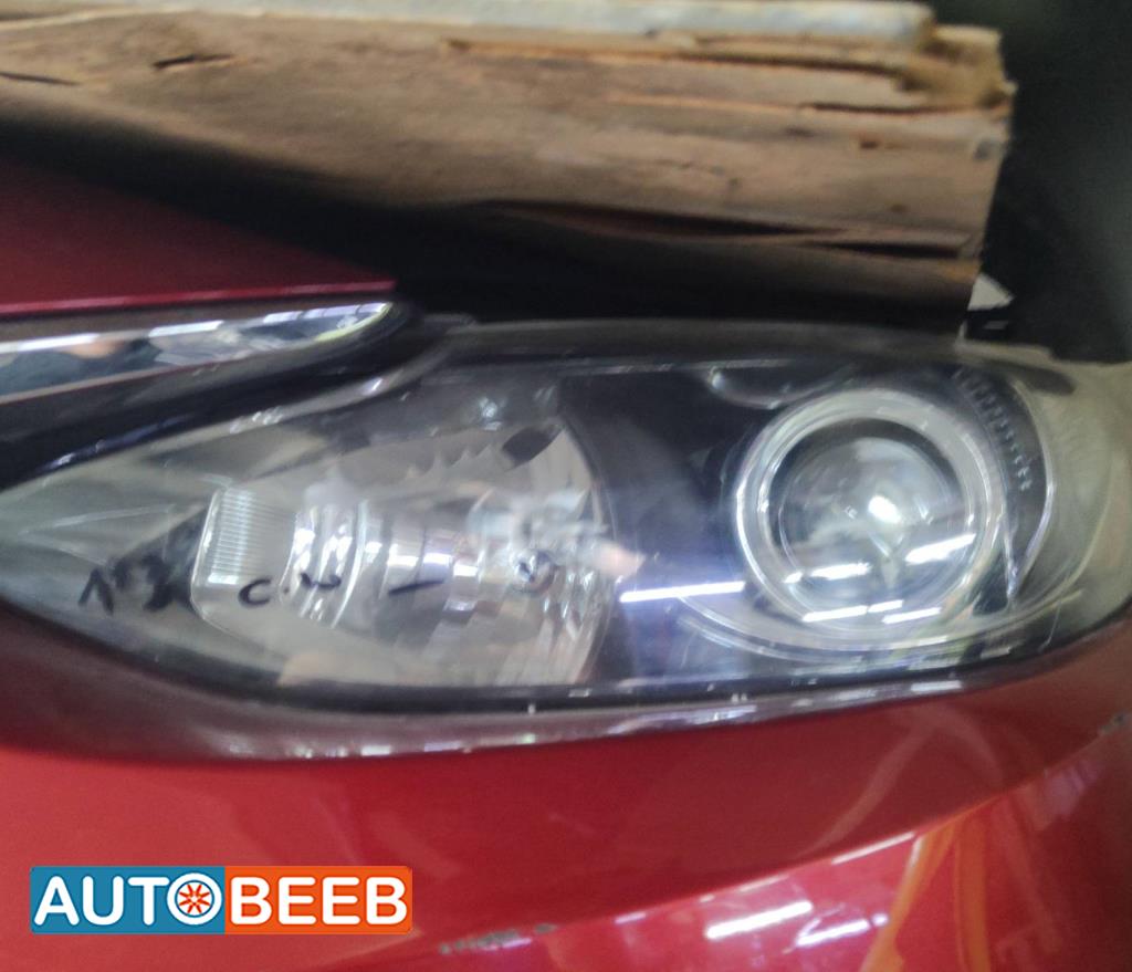 ضوء امامي شمال مازدا 3 2016 2017