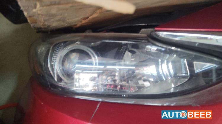 ضوء امامي يمين مازدا 3 2016 2017