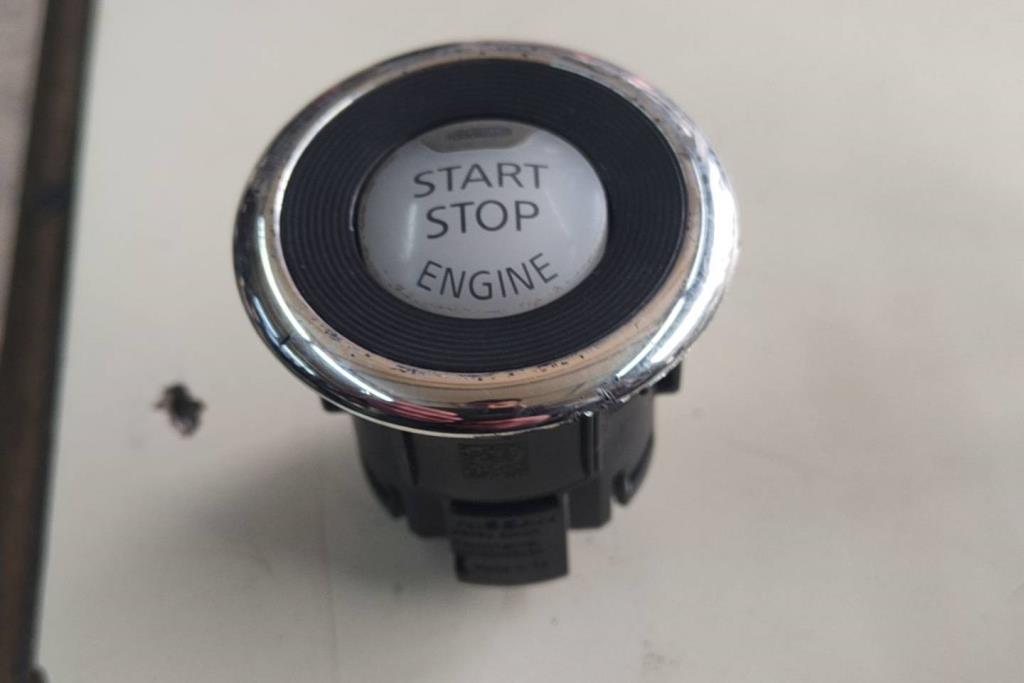 Cabin  Control buttons Nissan Altima