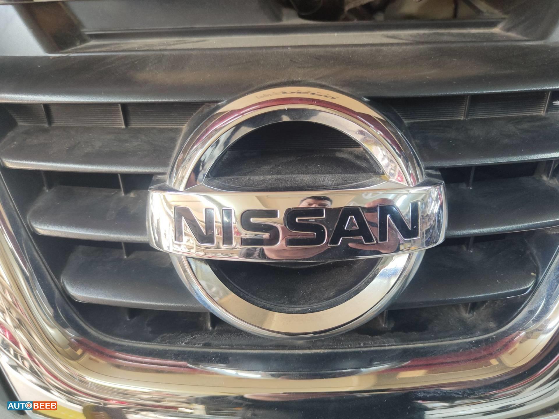Body  Emblems Nissan Juke