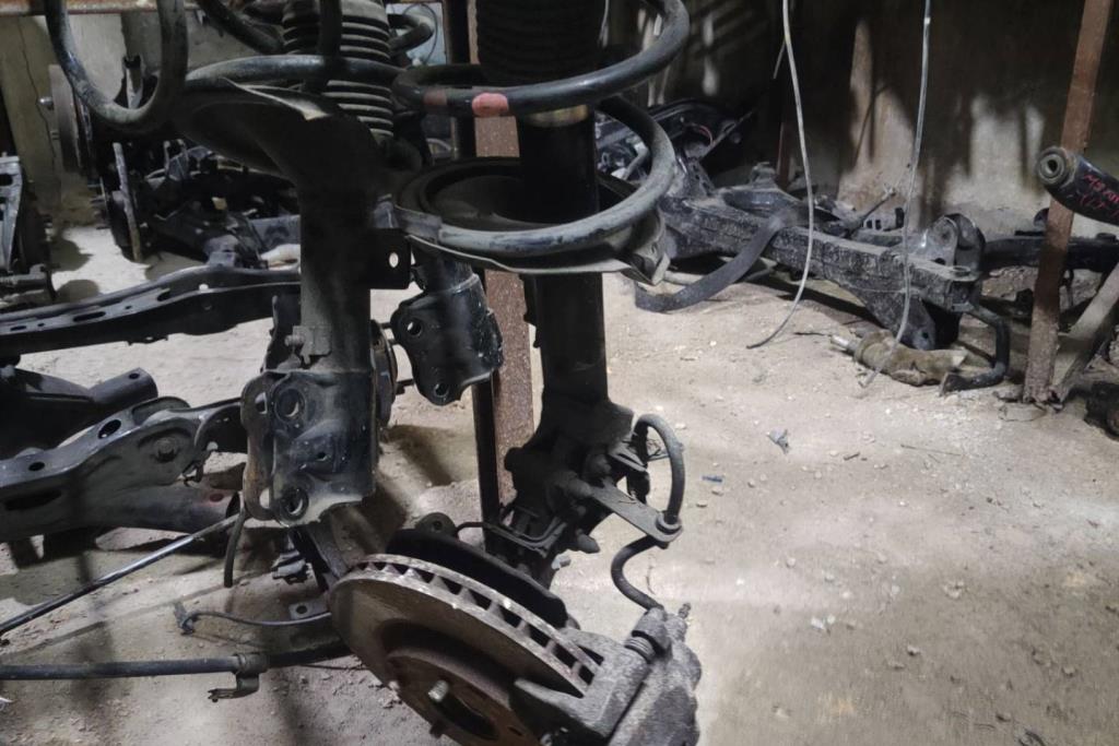  Shock Absorber Mitsubishi Lancer