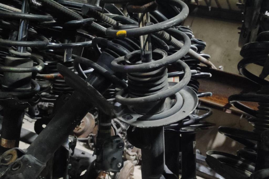  Shock Absorber Toyota Prius