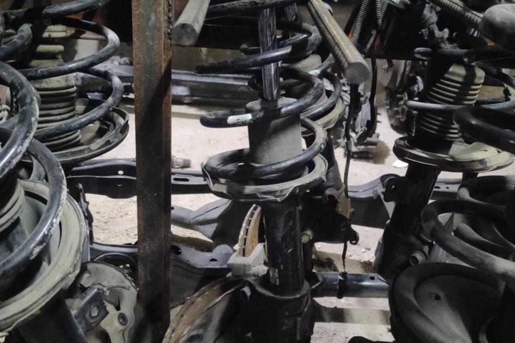  Shock Absorber Toyota Prius