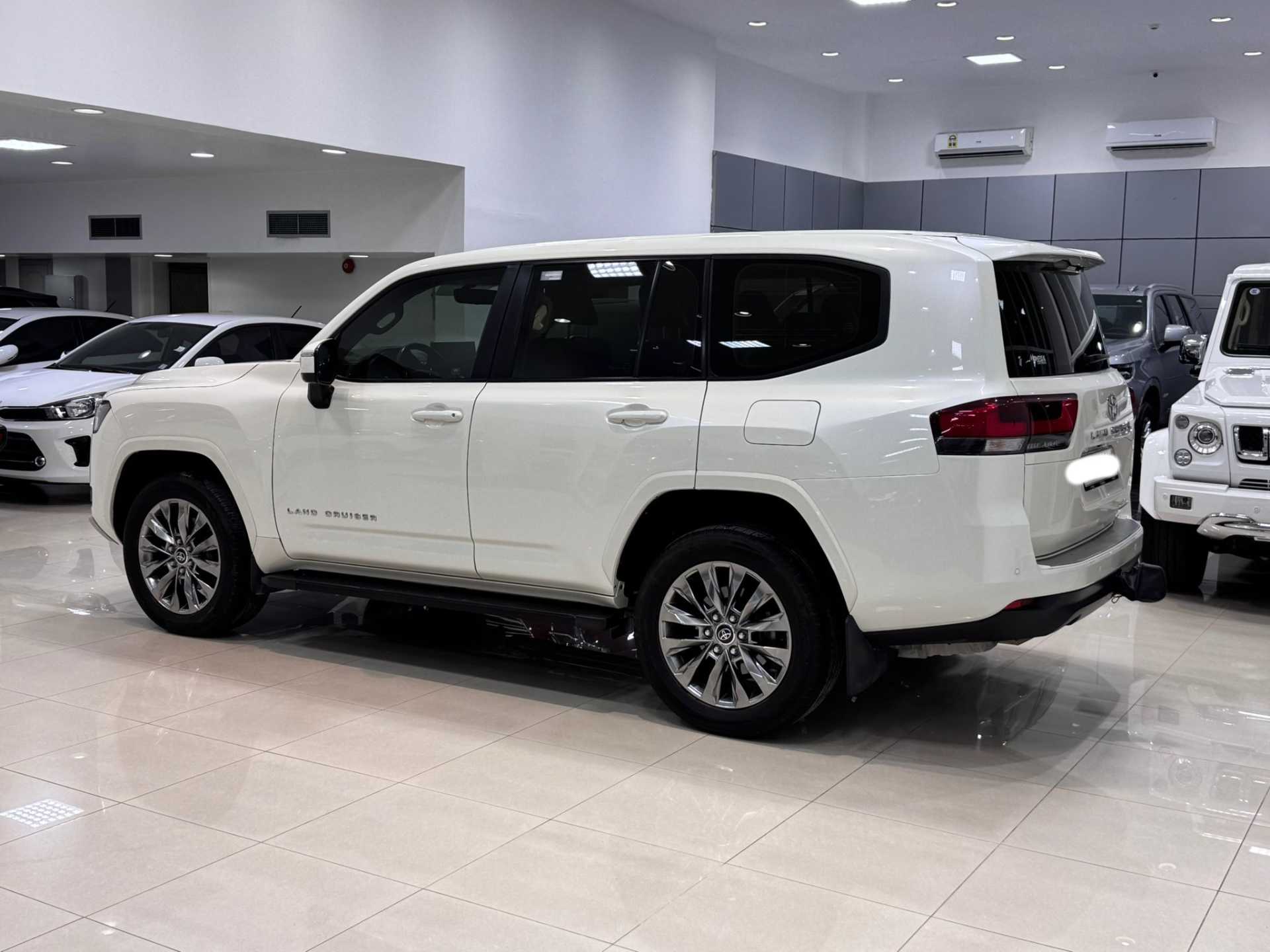 تويوتا لاندكروزر 2023