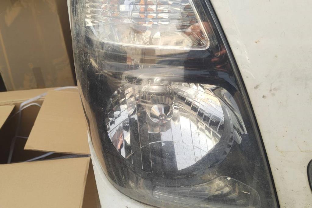 ضوء امامي يمين كيا بنجو 3 2017 2018