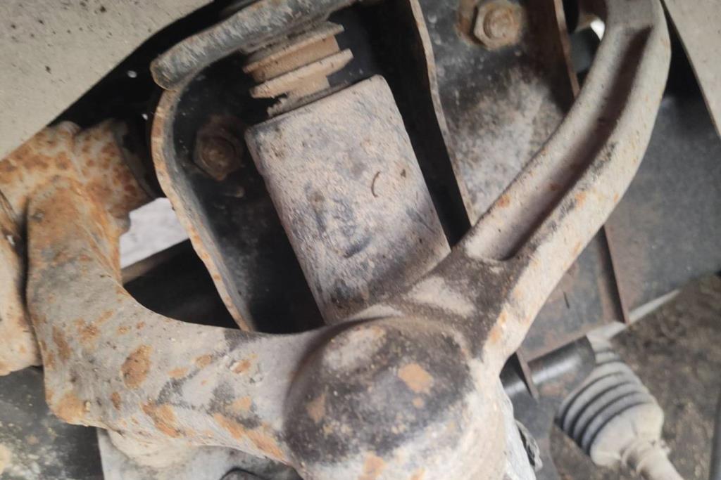 كفة علوية كيا بنجو 3 2014 2015