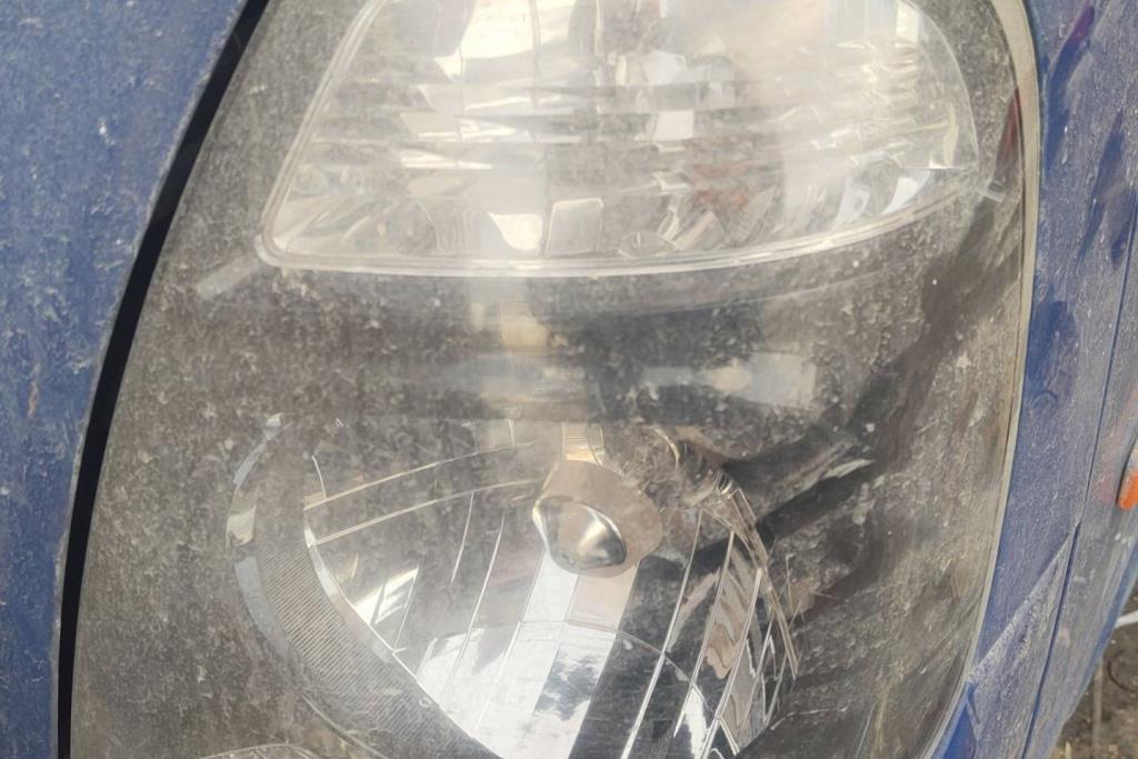 ضوء امامي شمال كيا بنجو 3 2014 2015