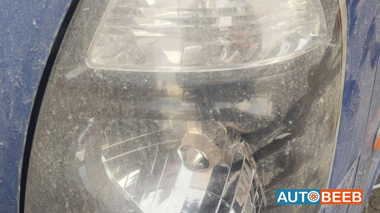 ضوء امامي شمال كيا بنجو 3 2014 2015