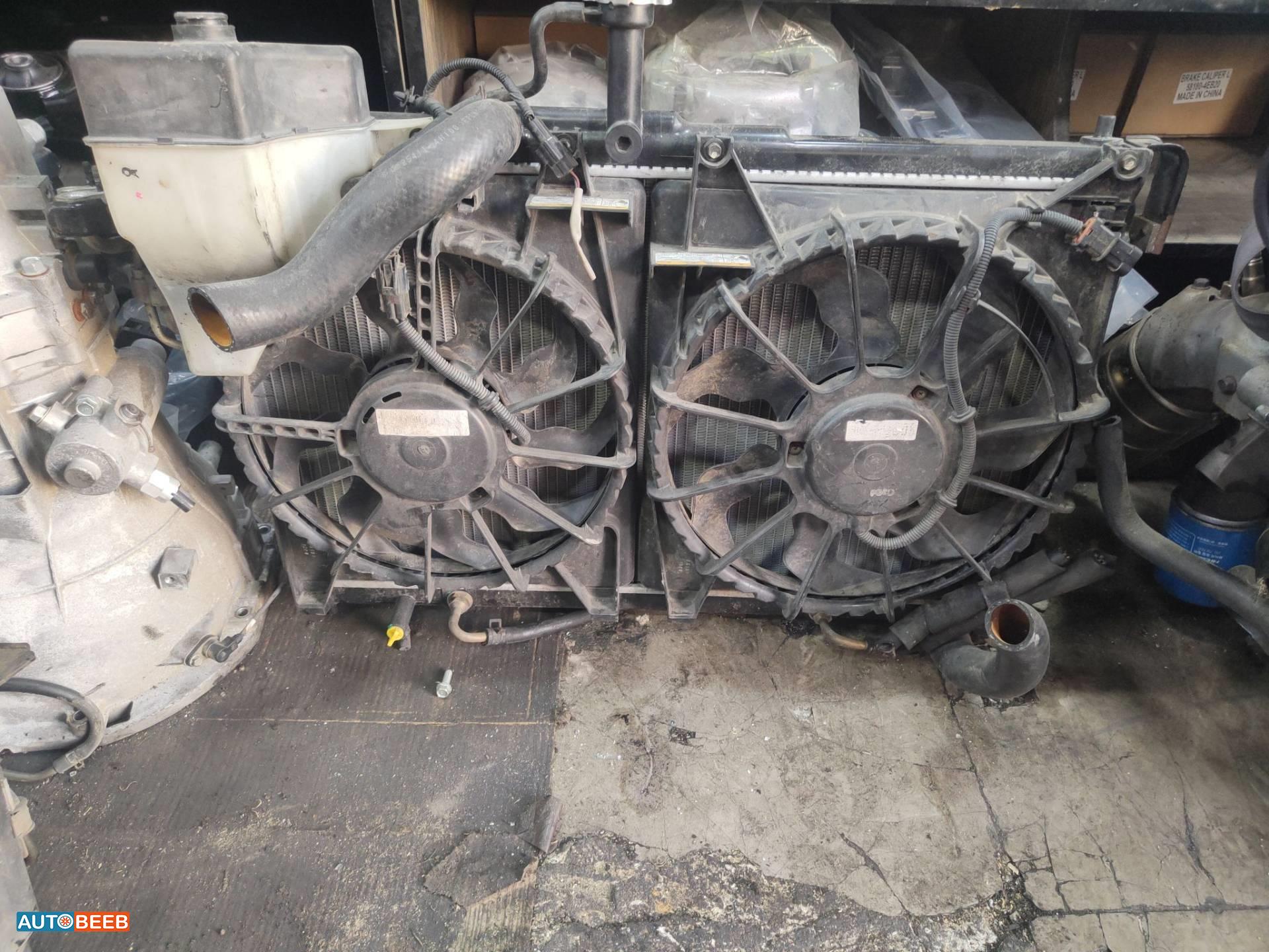 روديتر ماء مروحتين هيونداي اتش1 ستاركس 2017 2018