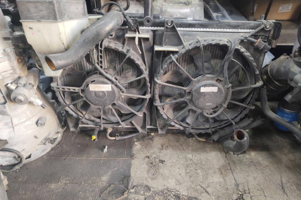 روديتر ماء مروحتين هيونداي اتش1 ستاركس 2017 2018