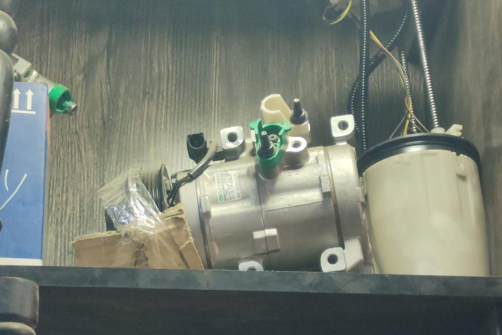 كومبرصر مكيف هيونداي اتش1 جراند ستاركس 2008 2009 2010 2011 2012 2013