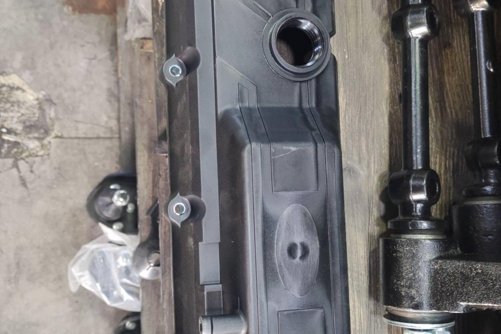 غطاء صباب كيا بنجو فرونتير 2002 2003