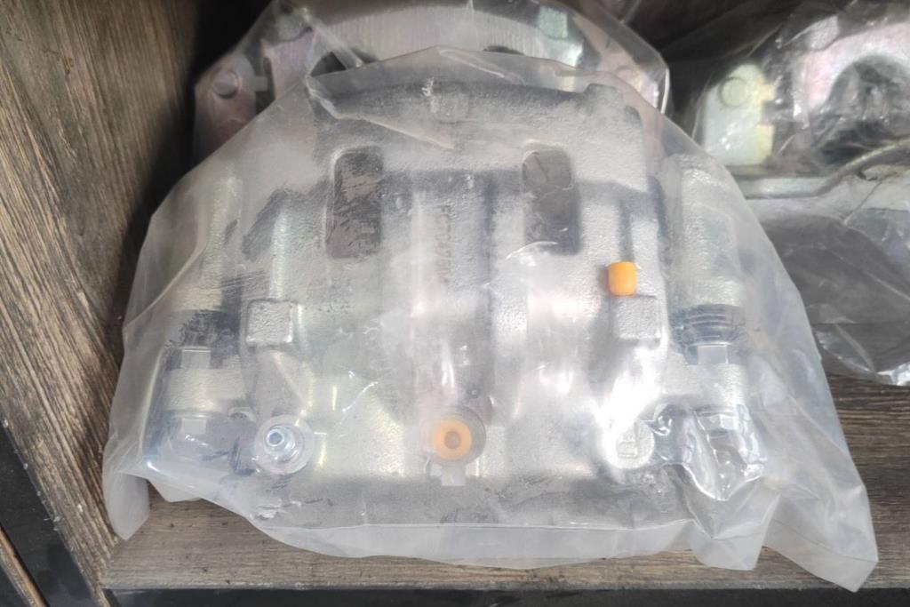 مخ بريك كيا بنجو 3 2014 2015 2016