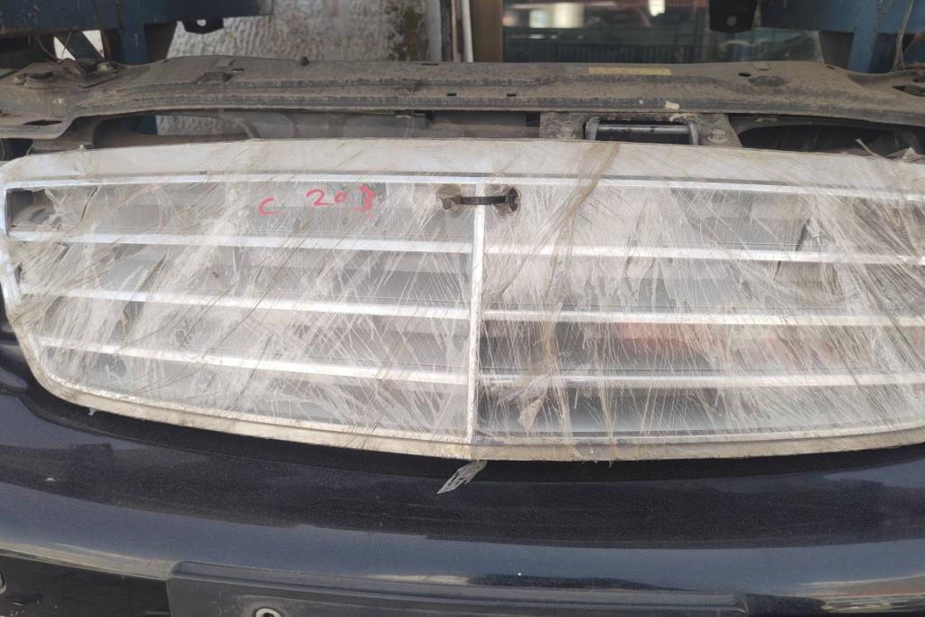 Body  Grilles Mercedes Benz C200