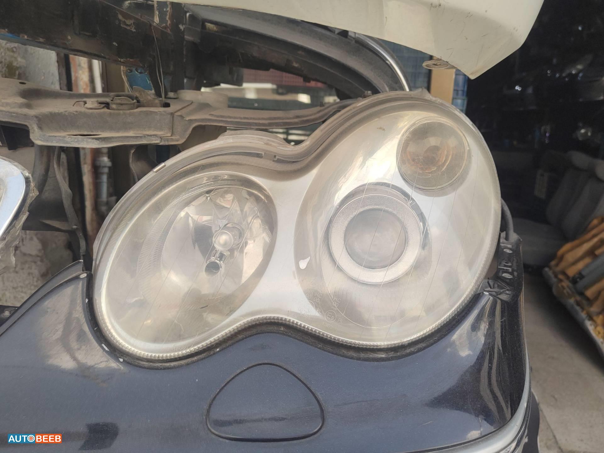 Lights Front light Mercedes Benz C200