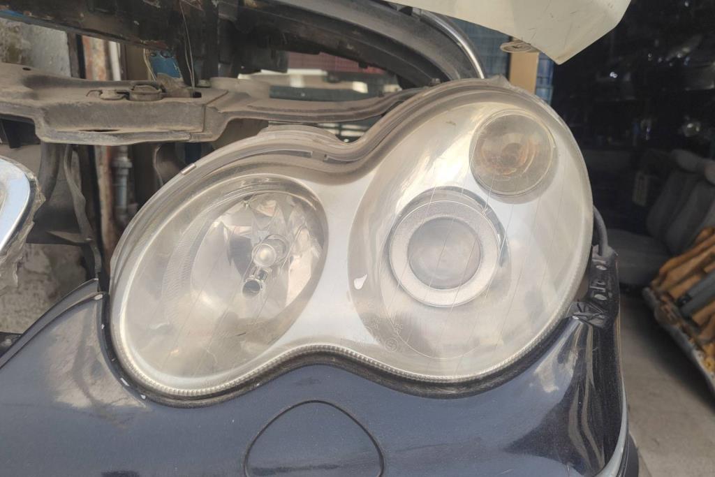 Lights Front light Mercedes Benz C200