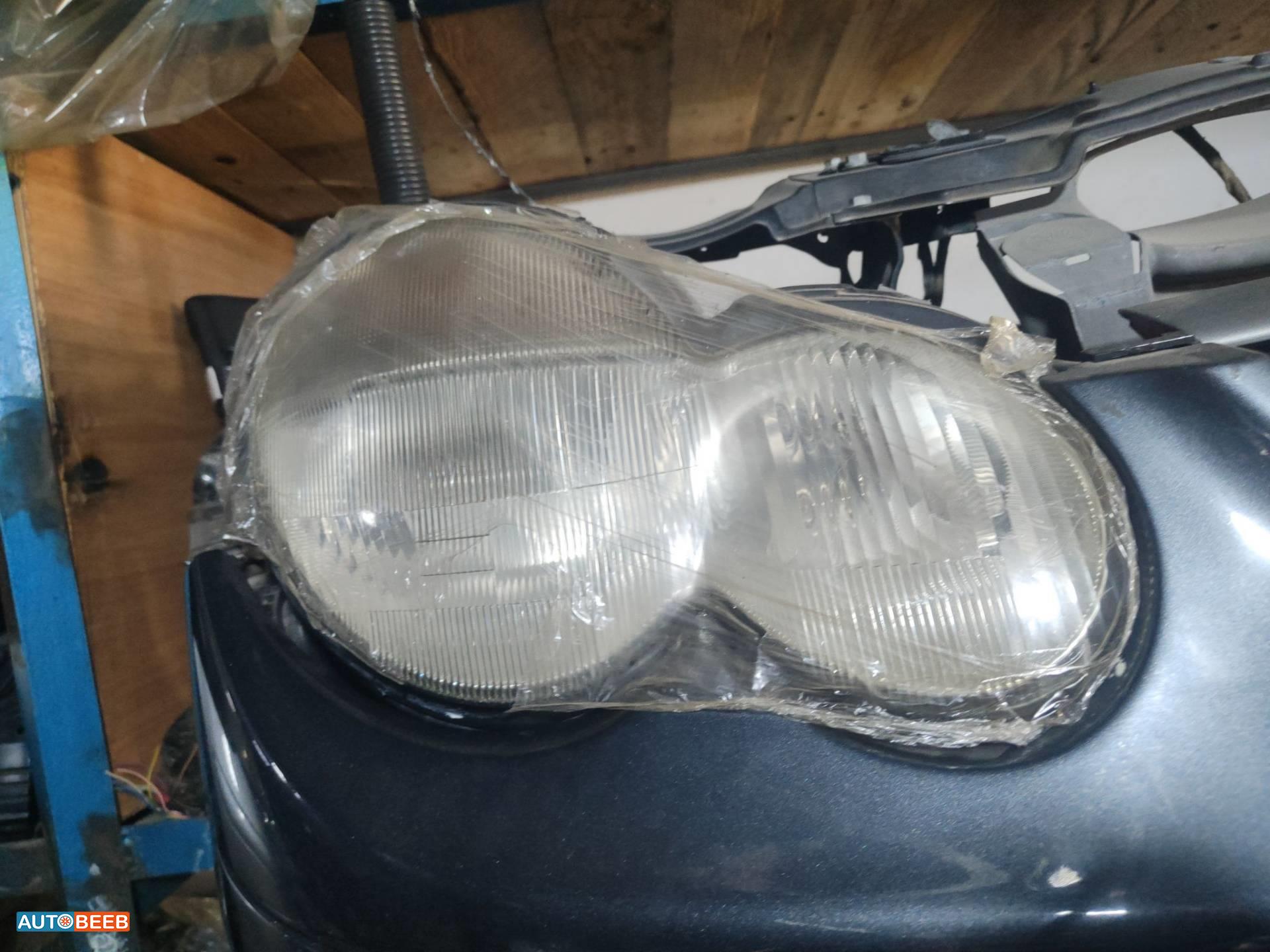 Lights Front light Mercedes Benz C200