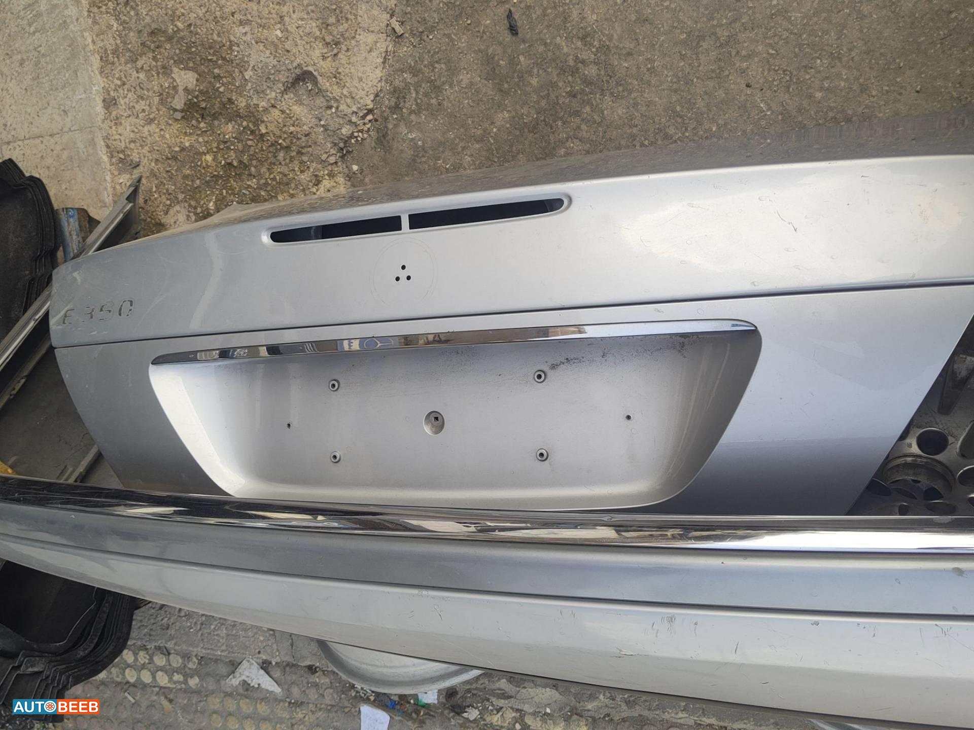 Body  Trunk Mercedes Benz E200