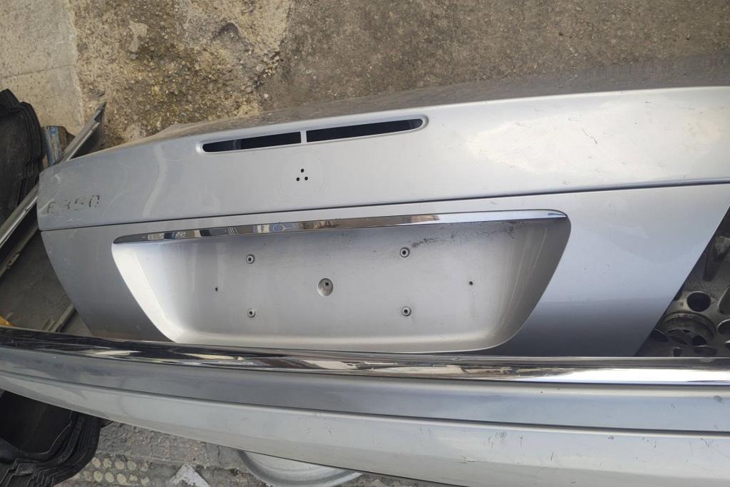 Body  Trunk Mercedes Benz E200
