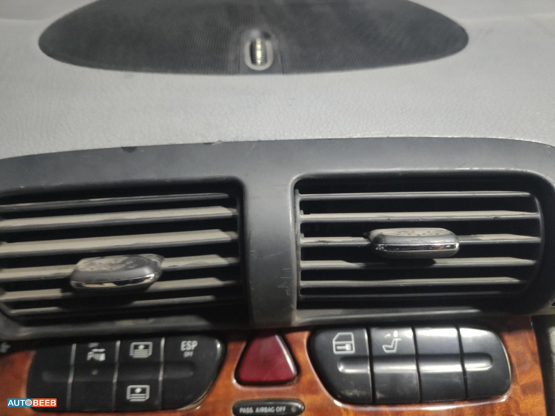 Cabin  Other Mercedes Benz C200