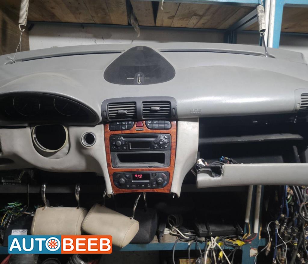 Cabin  Dashboard Mercedes Benz C200