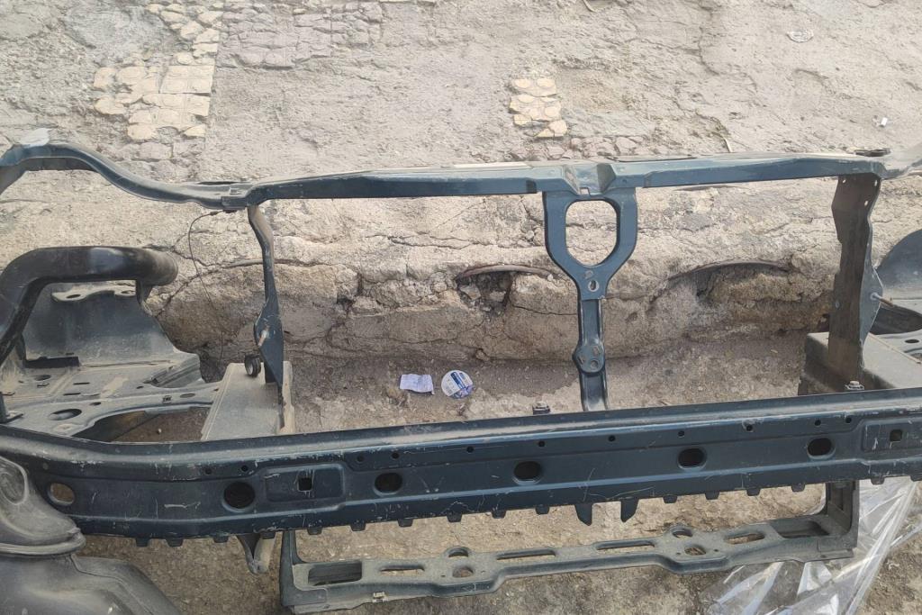 واجهة أمامية مرسيدس e200 2000