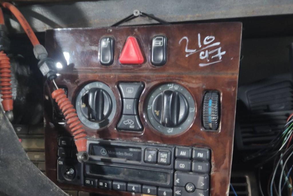 Cabin  Dashboard Mercedes Benz C200