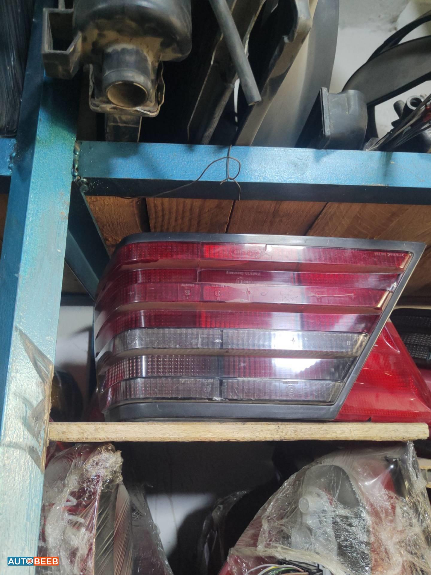 ضوء خلفي يمين شمال مرسيدس e124 1985 1986 1987 1988 1989 1990