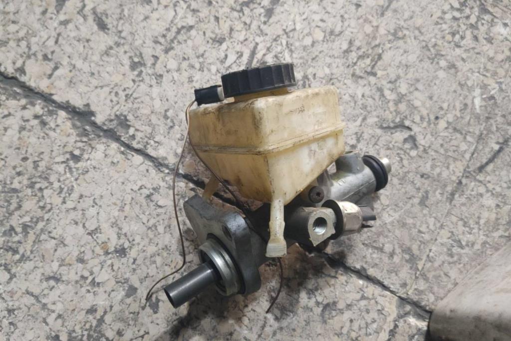 طرمبة بريك مرسيدس e124 1985 1986 1987 1988 1989 1990