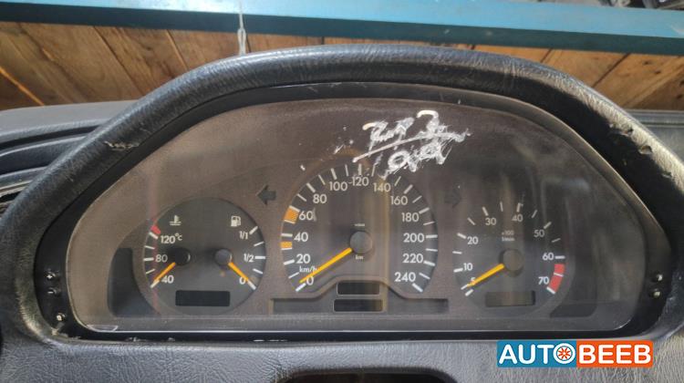 Cabin  Dashboard Mercedes Benz C200