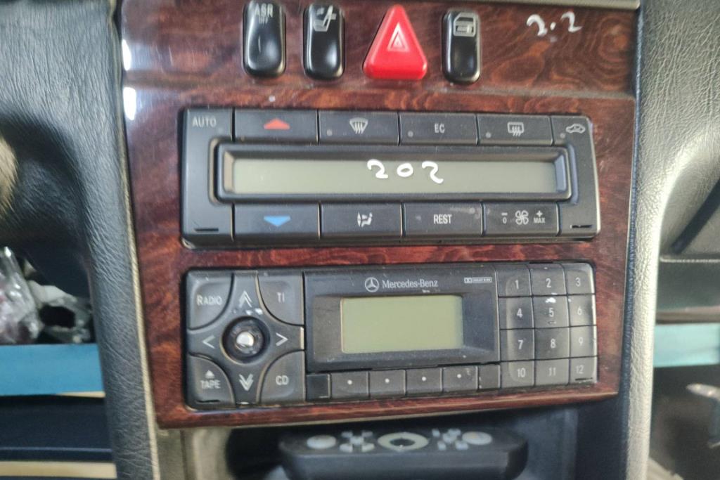 مسجل مرسيدس c202 1999 2000